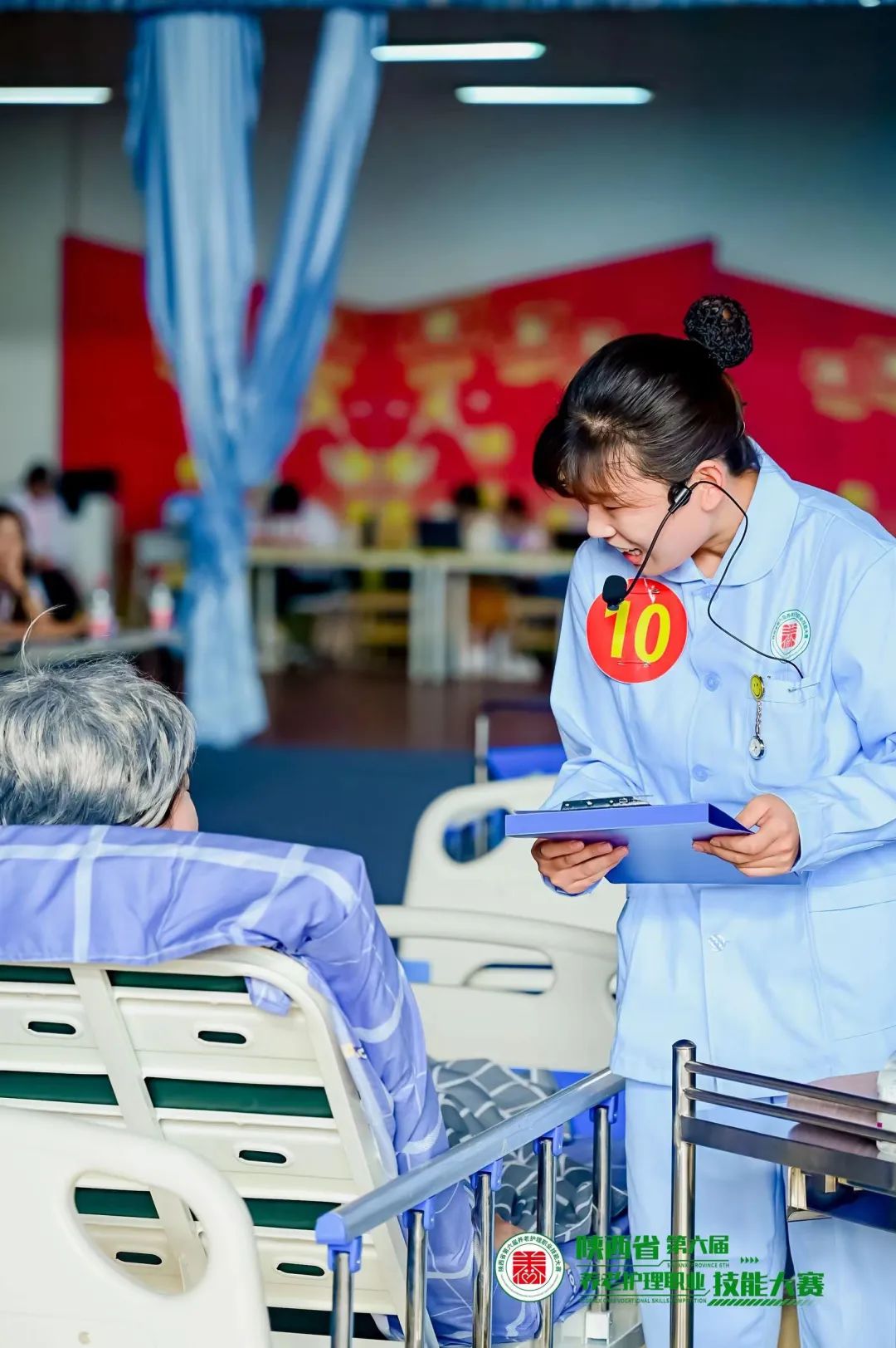 頤悅養(yǎng)老公司的李露露，你是好樣的！