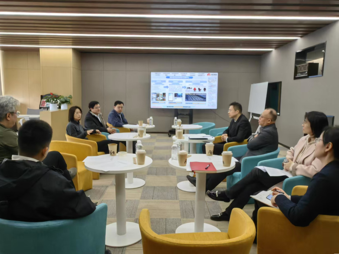 貫徹“XR產業(yè)創(chuàng)新中心”建設戰(zhàn)略布局，西投控股赴西部電影集團有限公司座談交流