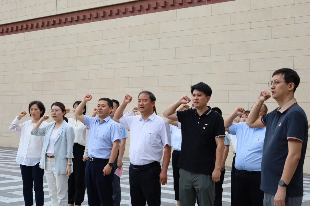 西安投資控股聯(lián)合市財(cái)政局相關(guān)黨支部開(kāi)展主題黨日活動(dòng)